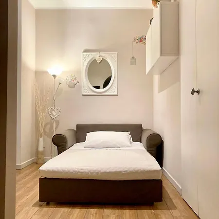 Giulia's In Vatican Apartment