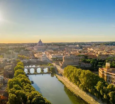 Giulia's In Vatican Apartment